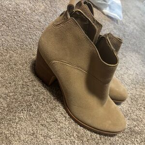 Ivanka Trump beige booties size 8
